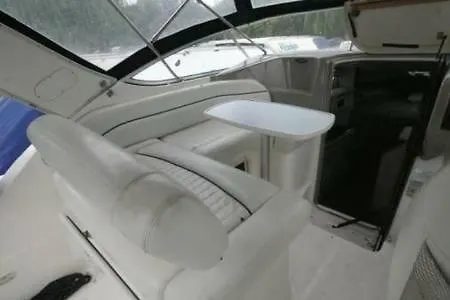 Botel Eden Marine